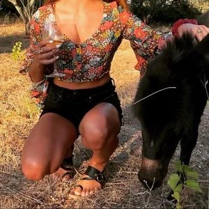 Maggie Sweet floral button down crop flared sleeve top size small